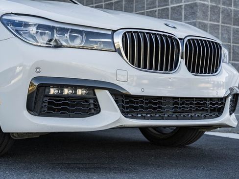 Used 2019 BMW 740i 740i w/ M Sport Package image 16