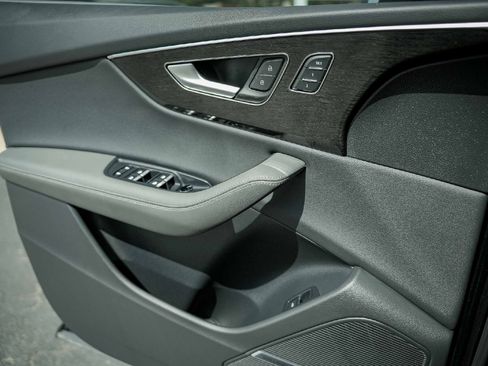 Certified 2024 Audi Q8 Premium Plus w/ Premium Plus Package image 22