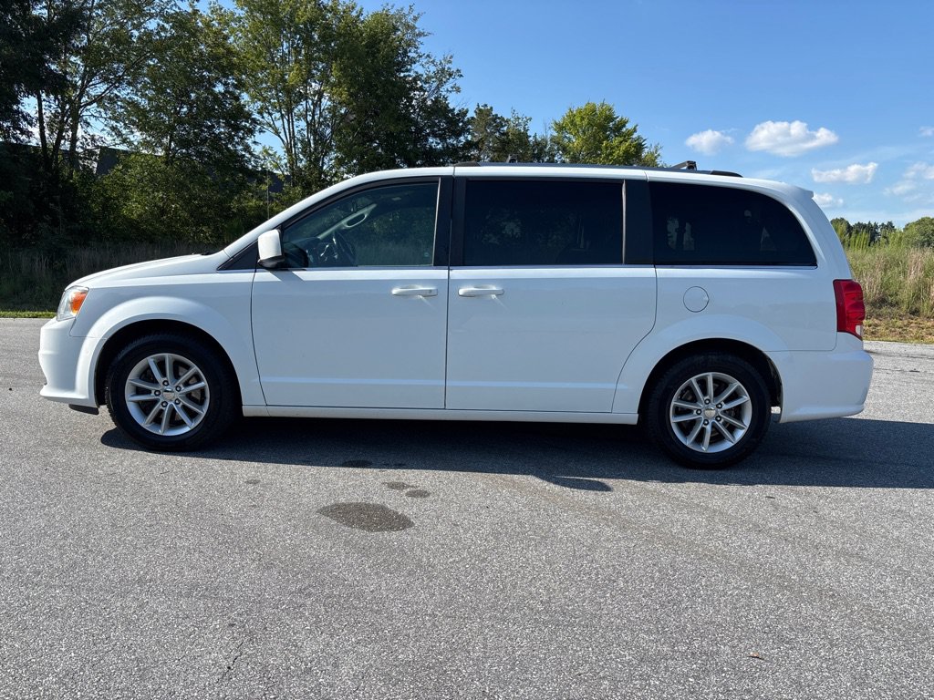 Used 2020 Dodge Grand Caravan SXT FWD image 2