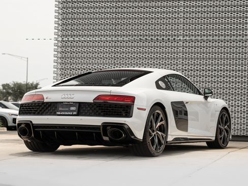 Certified 2023 Audi R8 V10 performance w/ Premium Package RWD image 4