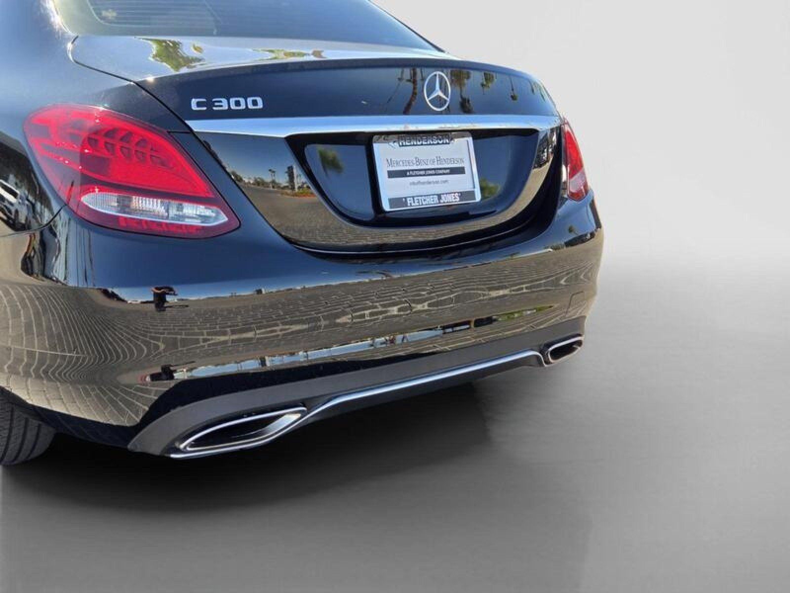 Used 2018 Mercedes-Benz C 300 Sedan image 4