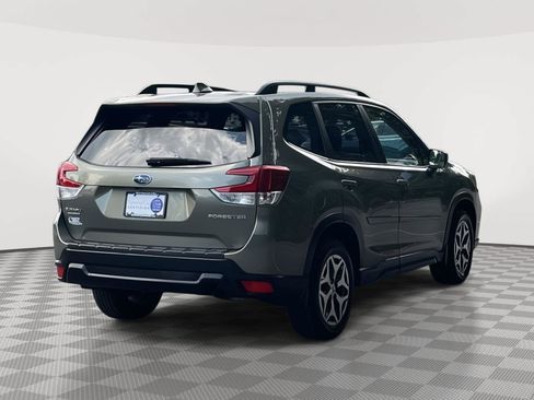 Used 2019 Subaru Forester Premium AWD/4WD image 5