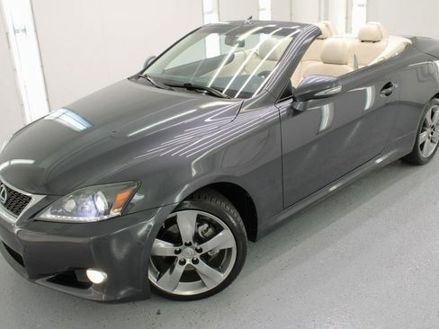 Used 2011 Lexus IS 250C image 36