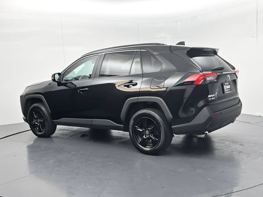 Used 2025 Toyota RAV4 XLE AWD/4WD image 5