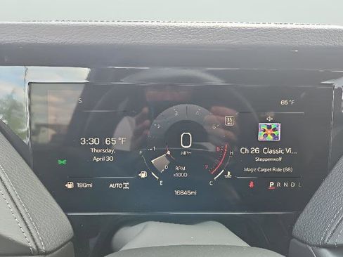 Used 2025 GMC Yukon XL Denali AWD/4WD image 24