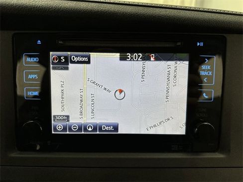 Used 2015 Toyota Sienna XLE image 18