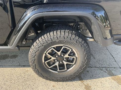 New 2025 Jeep Gladiator Rubicon w/ Convenience Group image 37