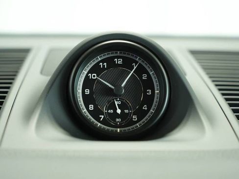 Certified 2025 Porsche Macan image 35