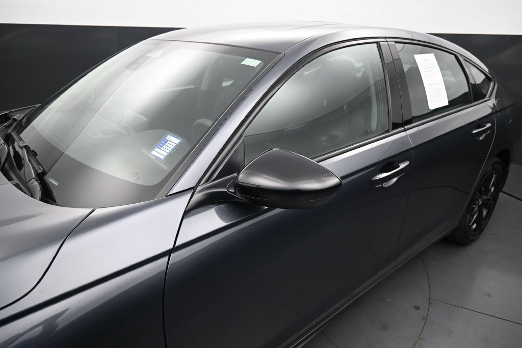 Used 2025 Honda Accord SE image 13