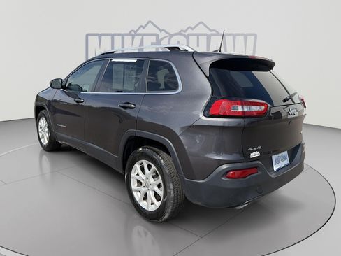 Used 2017 Jeep Cherokee Latitude AWD/4WD image 7