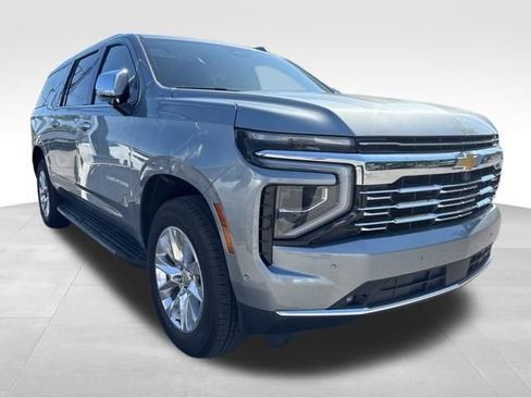 Used 2025 Chevrolet Suburban Premier w/ Sun And Tow Package image 3