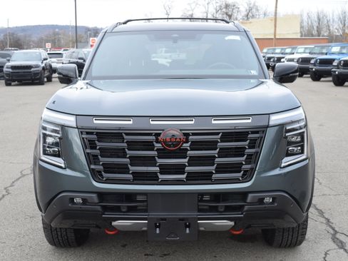 Used 2025 Nissan Armada PRO-4X AWD/4WD image 3
