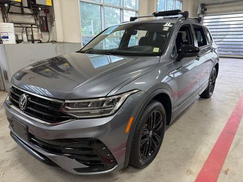 Used 2022 Volkswagen Tiguan SE R-Line AWD/4WD image 1
