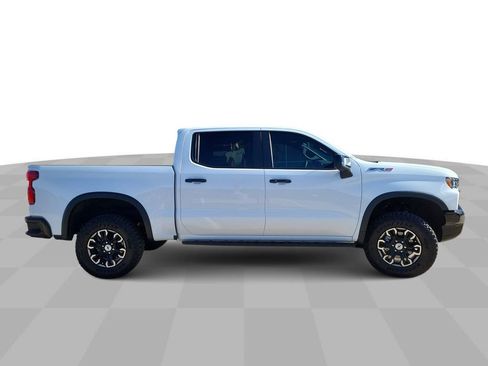 Used 2025 Chevrolet Silverado 1500 ZR2 w/ Technology Package image 9