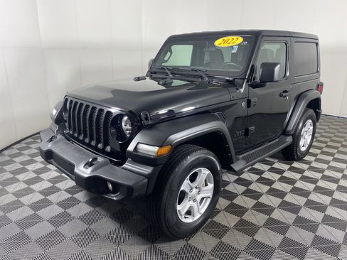 Used 2022 Jeep Wrangler Sport AWD/4WD image 9