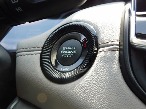 Used 2025 Jeep Compass Limited AWD/4WD image 16