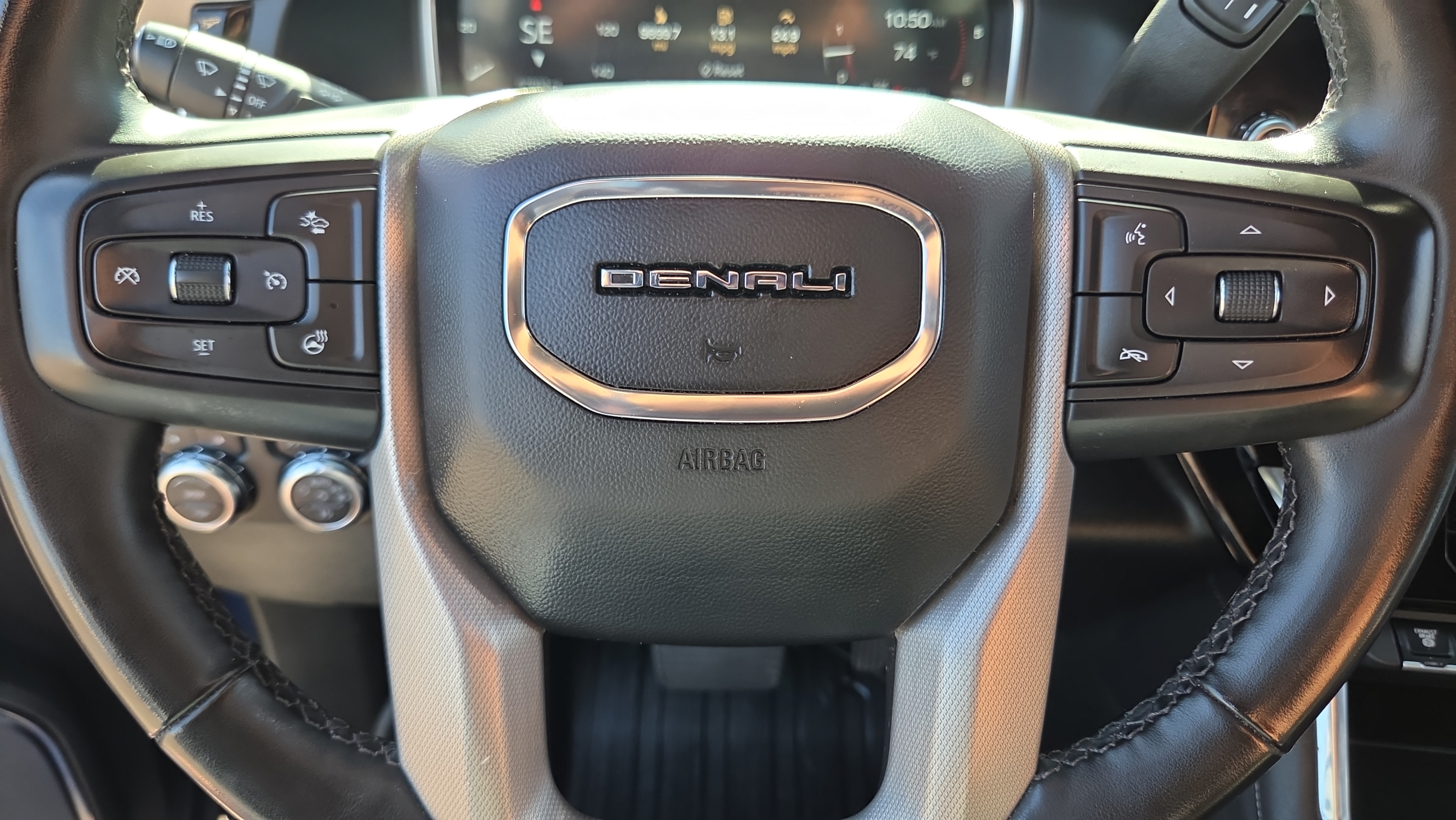 Used 2024 GMC Sierra 2500 Denali w/ Denali Reserve Package AWD/4WD image 22