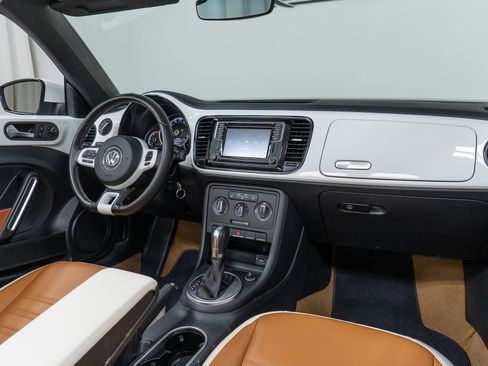 Used 2017 Volkswagen Beetle 1.8T Classic image 14