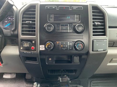 Used 2017 Ford F550 4x4 Regular Cab Super Duty image 13