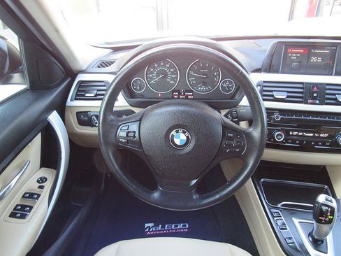 Used 2018 BMW 320i xDrive Sedan image 14