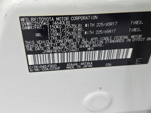 Used 2018 Toyota RAV4 LE image 32