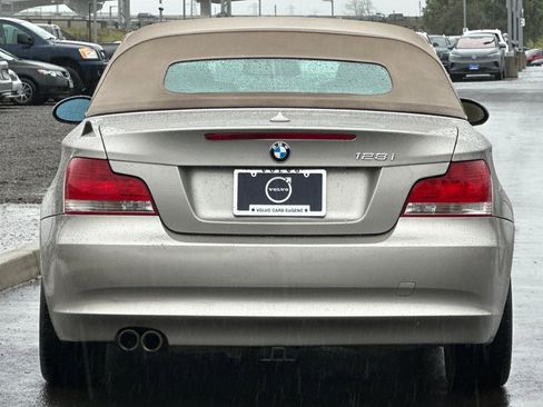 Used 2009 BMW 128i Convertible image 4