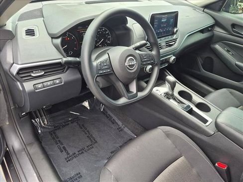 Certified 2025 Nissan Altima 2.5 S FWD image 10