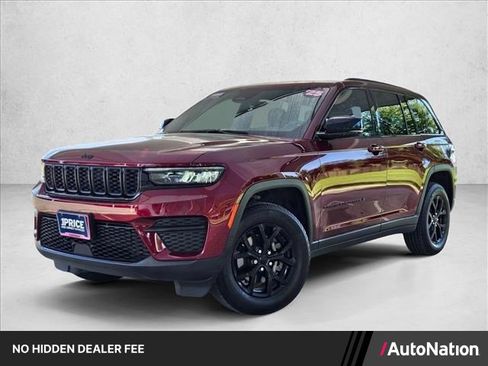 Used 2025 Jeep Grand Cherokee Altitude RWD image 1