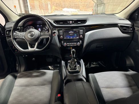 Used 2021 Nissan Rogue Sport SV image 15