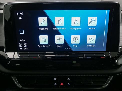 New 2026 Volkswagen Atlas Cross Sport SE AWD/4WD image 19