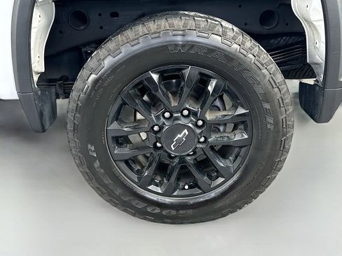 Used 2025 Chevrolet Silverado 2500 Custom w/ Custom Value Package AWD/4WD image 32