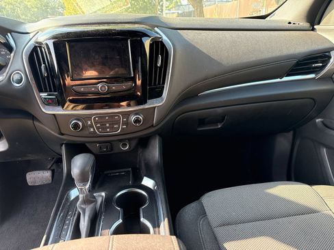 Used 2023 Chevrolet Traverse LT w/ LPO, Floor Liner Package FWD image 18