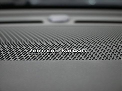 Used 2024 Volvo XC40 B5 Plus w/ Climate Package image 29