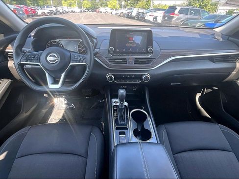 Used 2024 Nissan Altima 2.5 SV AWD/4WD image 14
