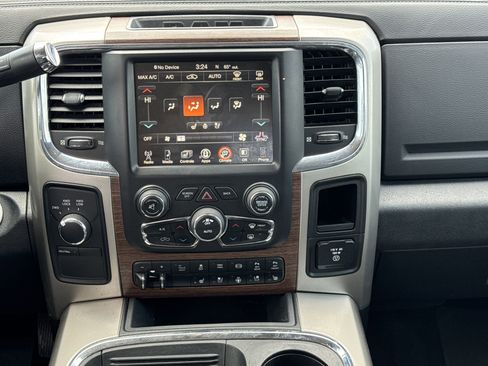 Used 2016 RAM 2500 Laramie w/ Convenience Group AWD/4WD image 18