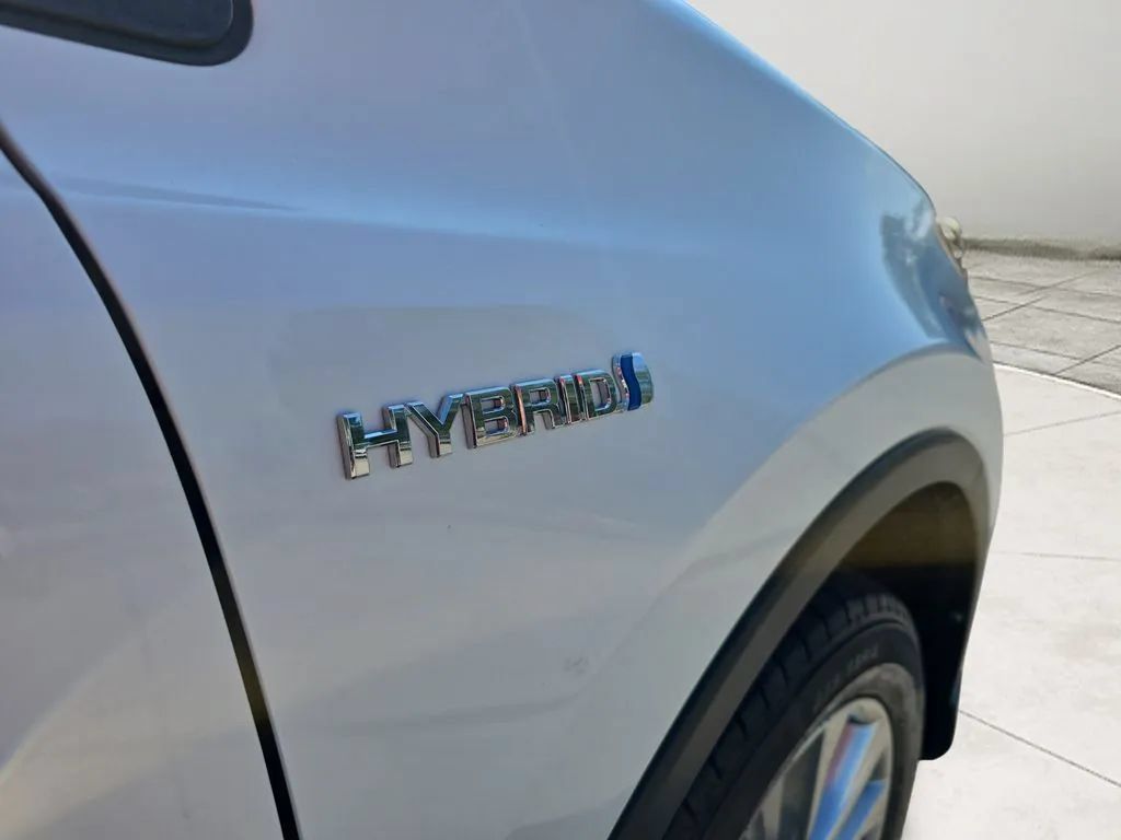 Used 2018 Toyota RAV4 Limited AWD/4WD image 34