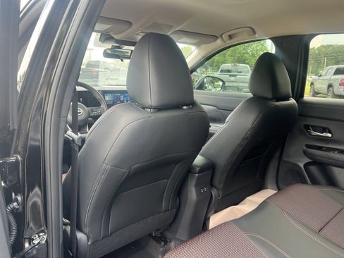 New 2026 Nissan Kicks SR FWD image 18