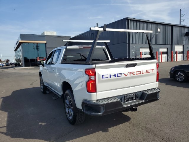Used 2020 Chevrolet Silverado 1500 RST w/ RST Value Package AWD/4WD image 3