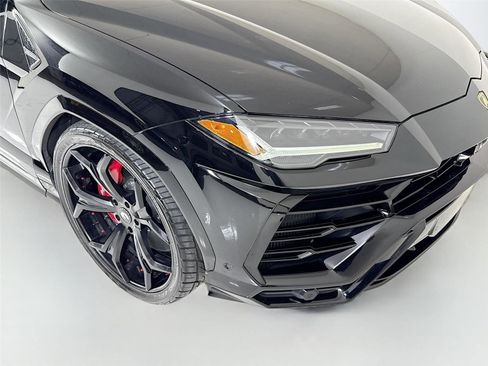 Used 2020 Lamborghini Urus image 36