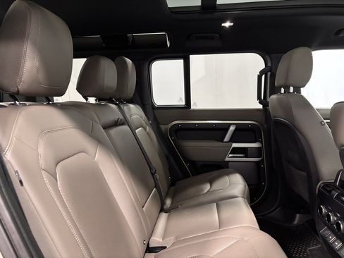 Used 2024 Land Rover Defender 110 X-Dynamic SE image 24