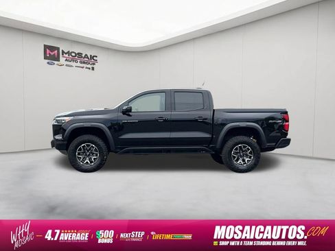 Used 2025 Chevrolet Colorado ZR2 w/ Technology Package AWD/4WD image 4