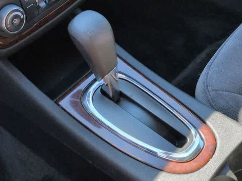 Used 2011 Chevrolet Impala LT FWD image 26