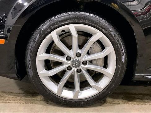Used 2019 Audi A4 2.0T Premium w/ Convenience Package image 9