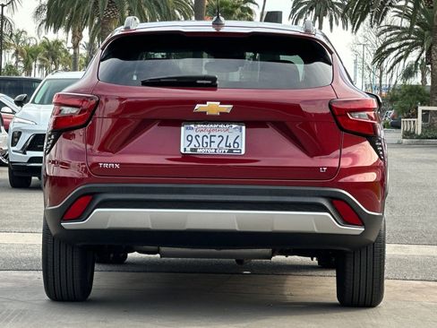 Certified 2025 Chevrolet Trax LT image 5