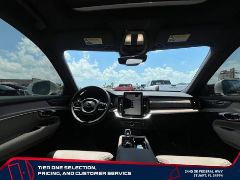 Used 2025 Volvo XC90 B6 Ultra w/ Protection Package Premier AWD/4WD image 13