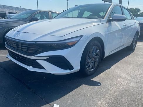 New 2025 Hyundai Elantra Blue image 22