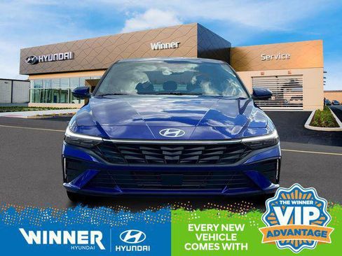 New 2025 Hyundai Elantra SEL image 13