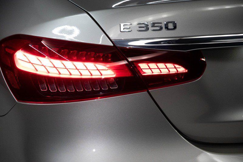 Used 2022 Mercedes-Benz E 350 Sedan image 9