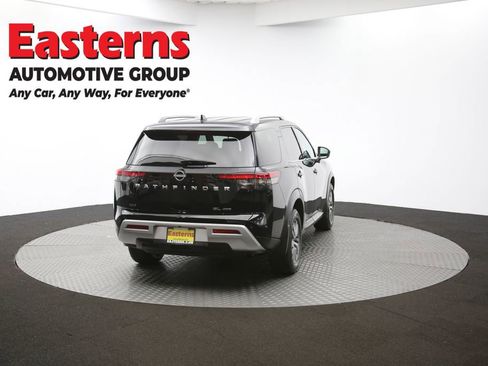 Used 2022 Nissan Pathfinder SL image 41