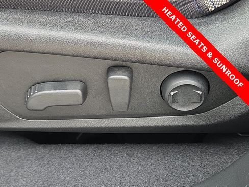 Used 2025 Subaru Forester Premium AWD/4WD image 14
